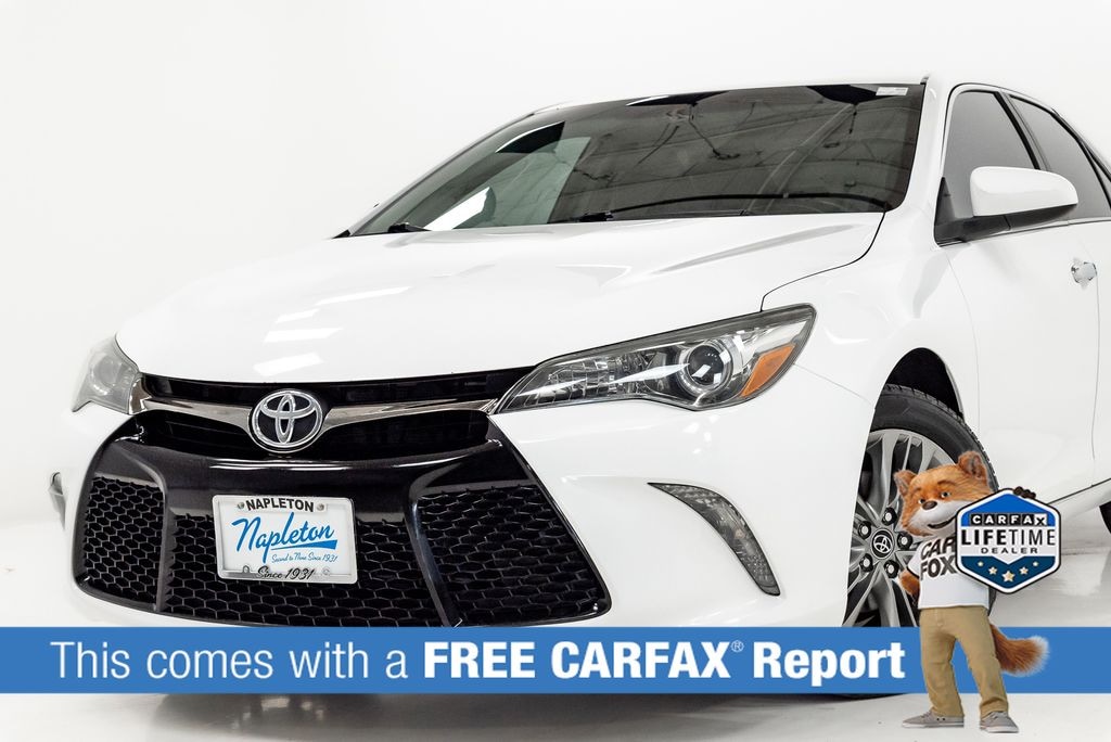 Used 2016 Toyota Camry SE Sedan