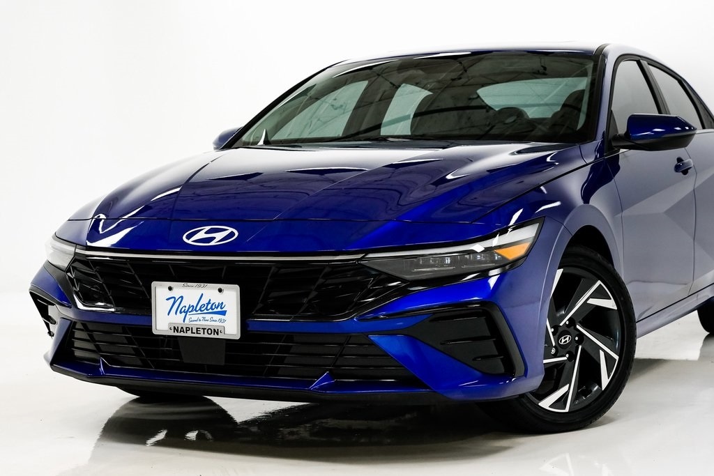 Used 2025 Hyundai Elantra Hybrid Limited Sedan