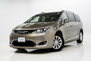 2018 Chrysler Pacifica Touring L Van