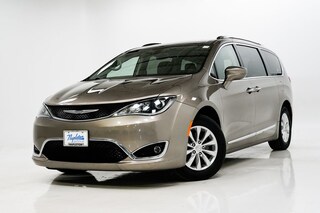 2018 Chrysler Pacifica Touring L Van