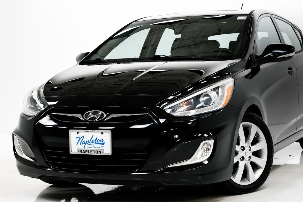 2014 Hyundai Accent SE photo 2
