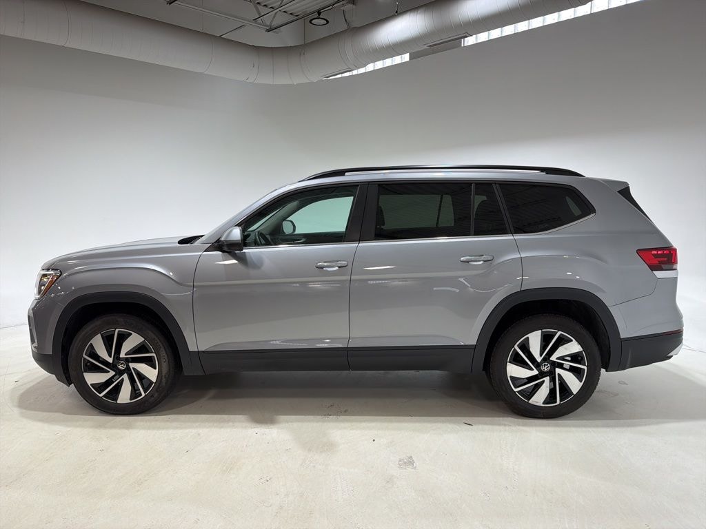 Used 2024 Volkswagen Atlas 2.0T SE w/Technology SUV