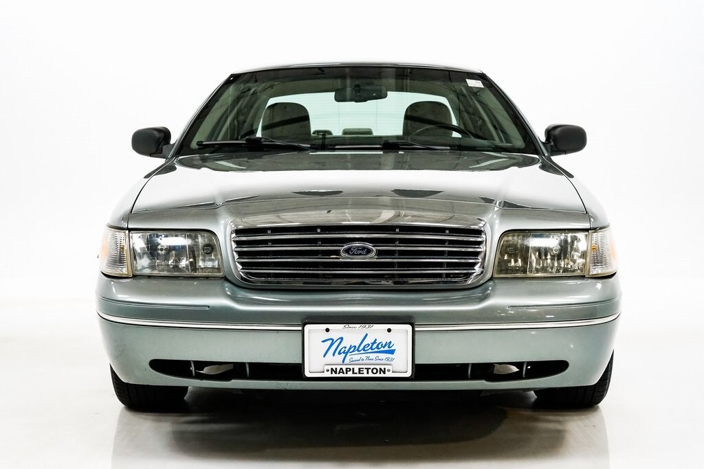 2006 Ford Crown Victoria LX photo 4