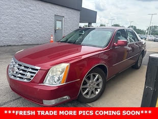 2010 CADILLAC DTS Base Sedan