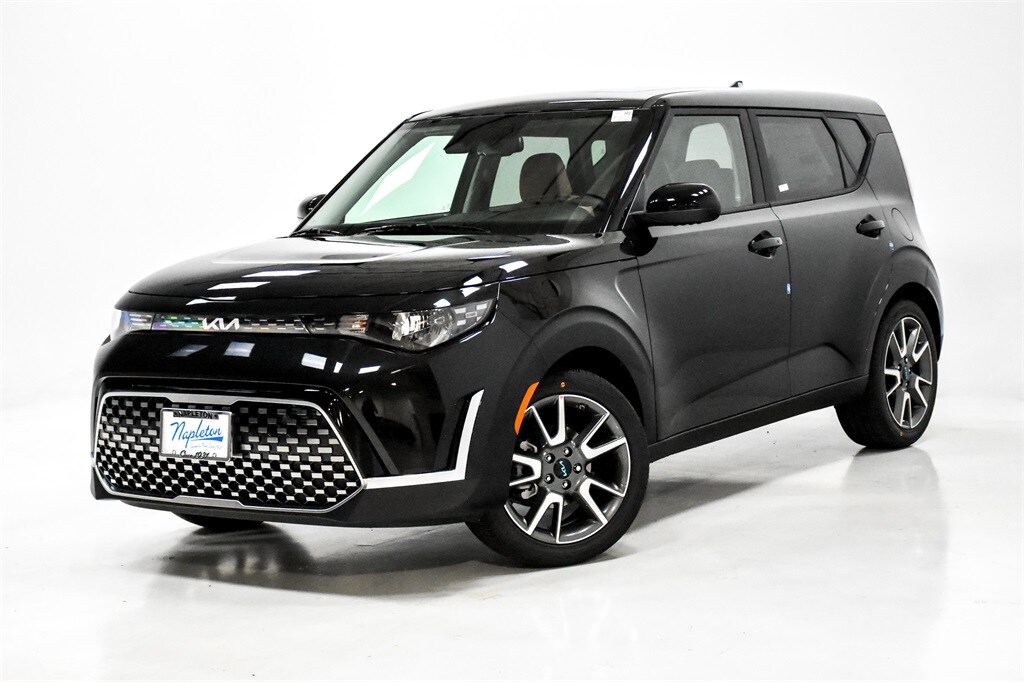 2024 Kia Soul EX photo 3