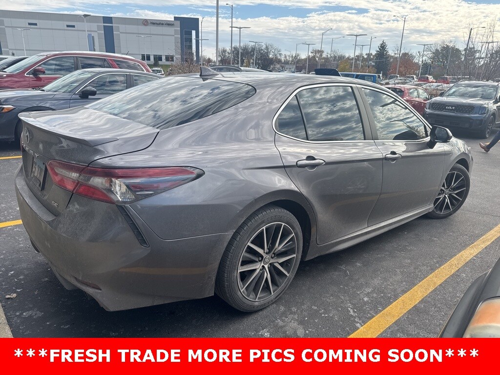 2021 Toyota Camry SE photo 2