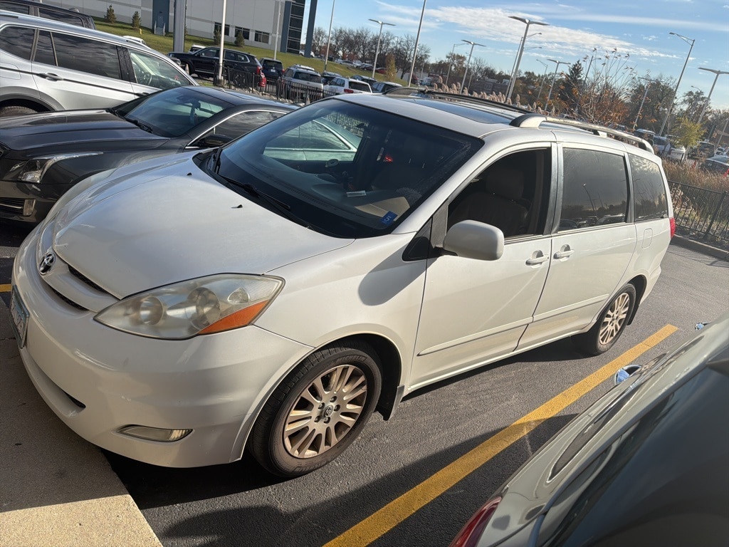 Used 2008 Toyota Sienna XLE Van