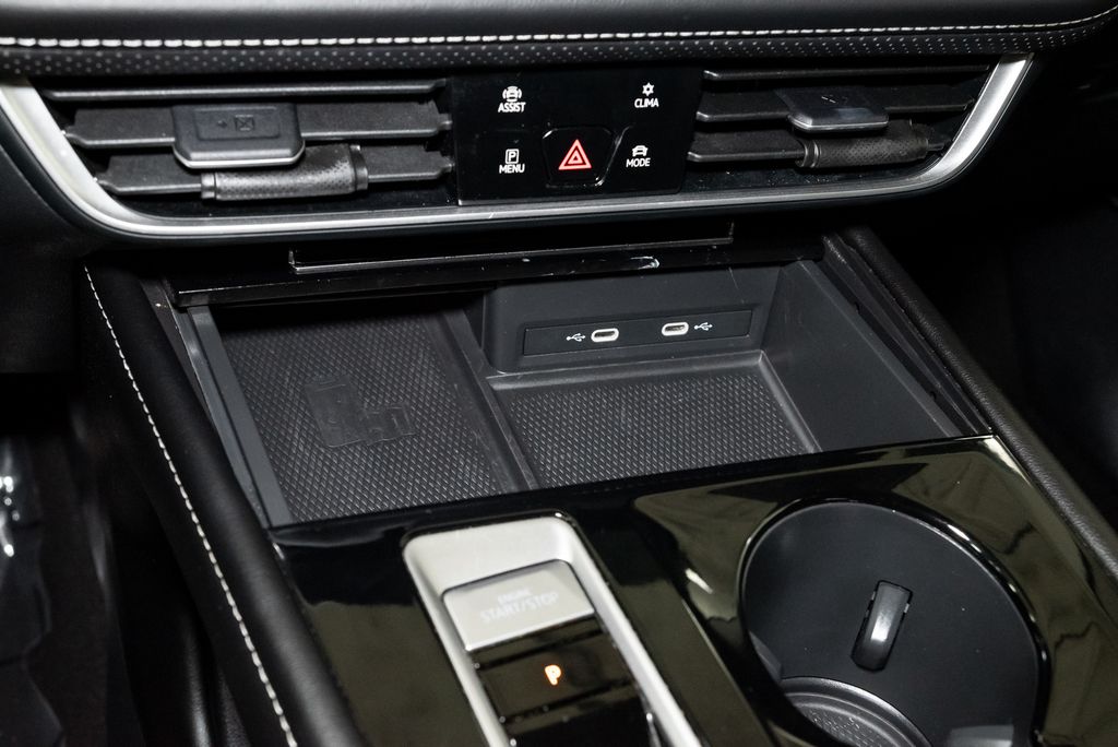 2024 Volkswagen Atlas SE w/Tech - Photo 21