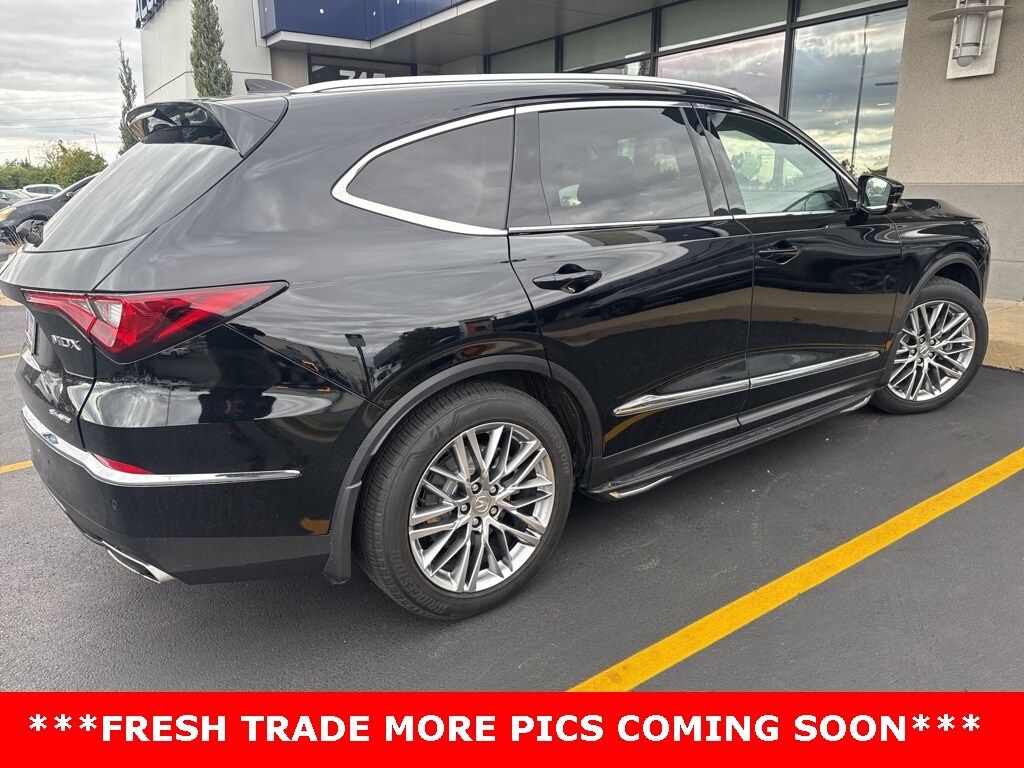 2023 Acura MDX SH-AWD Advance photo 2