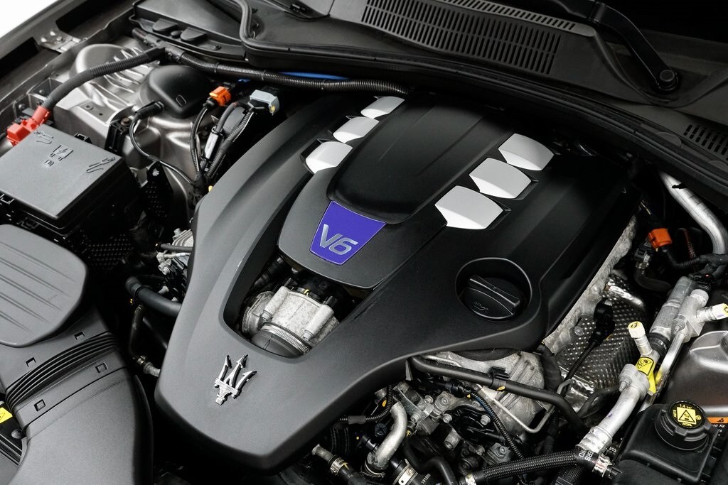 2021 Maserati Quattroporte Q4 GranSport photo 4