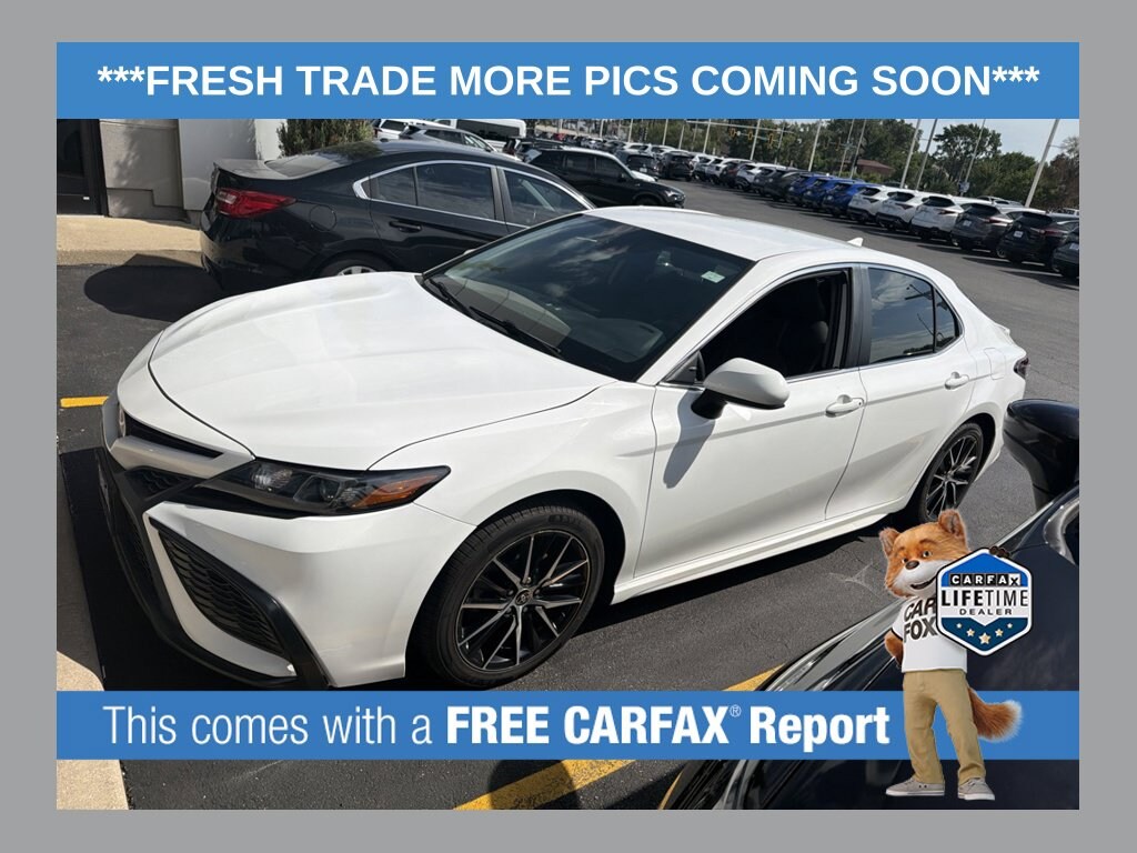 Used 2021 Toyota Camry SE Sedan