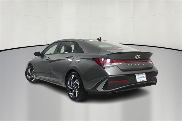 2025 Hyundai Elantra Hybrid SEL Sport photo 3