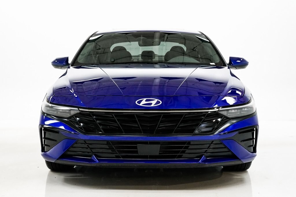 2025 Hyundai Elantra SEL Convenience photo 4