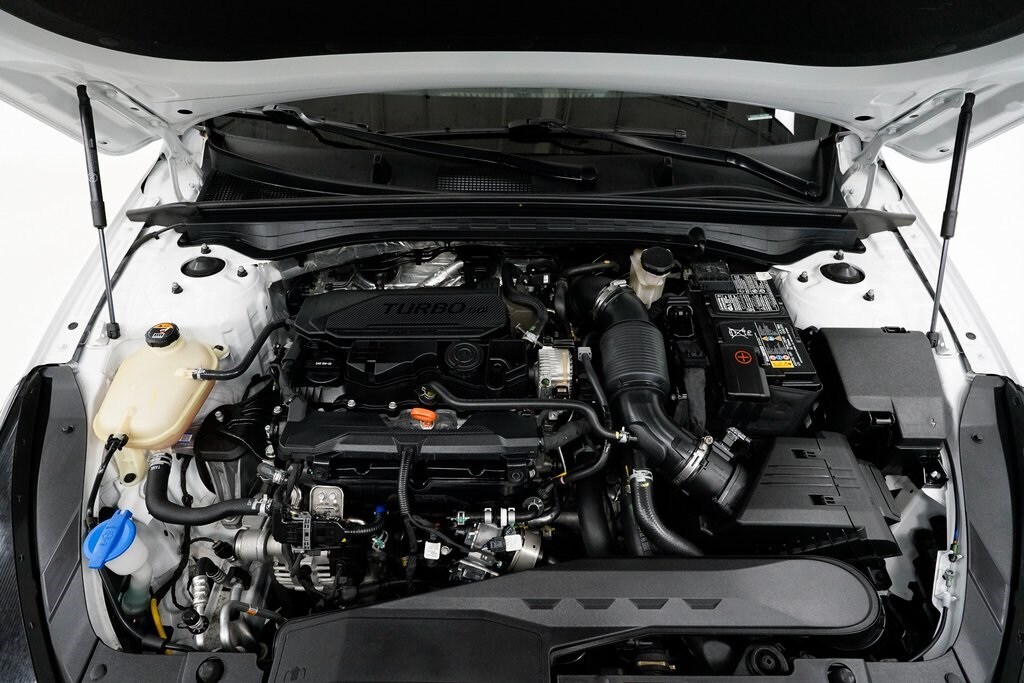 2024 Kia K5 GT-Line photo 2