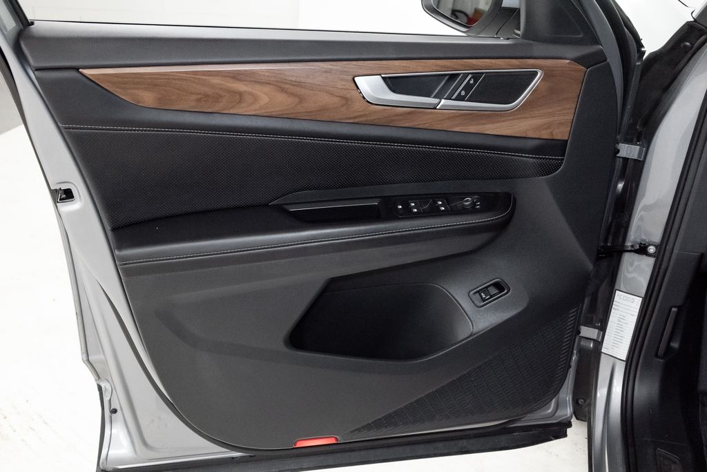 2024 Volkswagen Atlas SE w/Tech - Photo 9