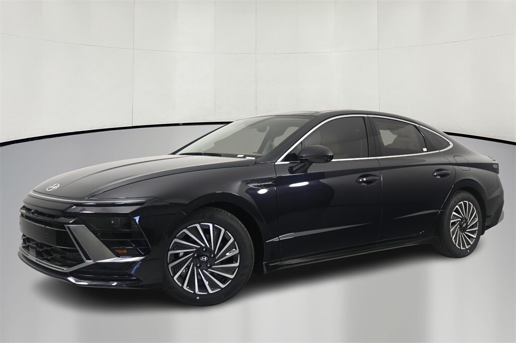 2024 Hyundai Sonata Hybrid Limited photo 3