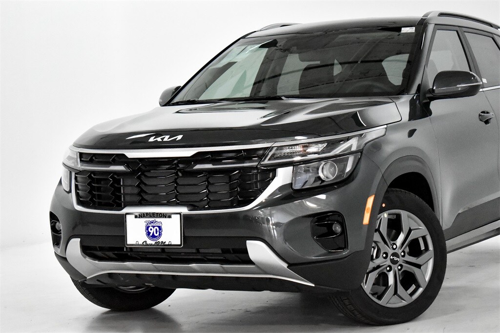 2024 Kia Seltos S photo 2