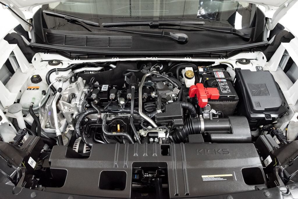 Used 2025 Nissan Kicks SR SUV