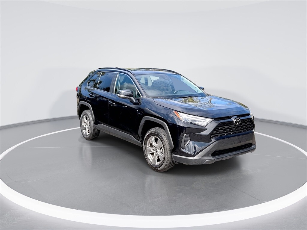 2024 Toyota RAV4 XLE photo 2