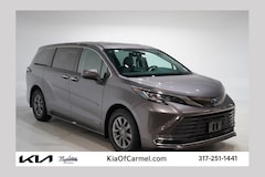 2021 Toyota Sienna XLE Minivan/Van