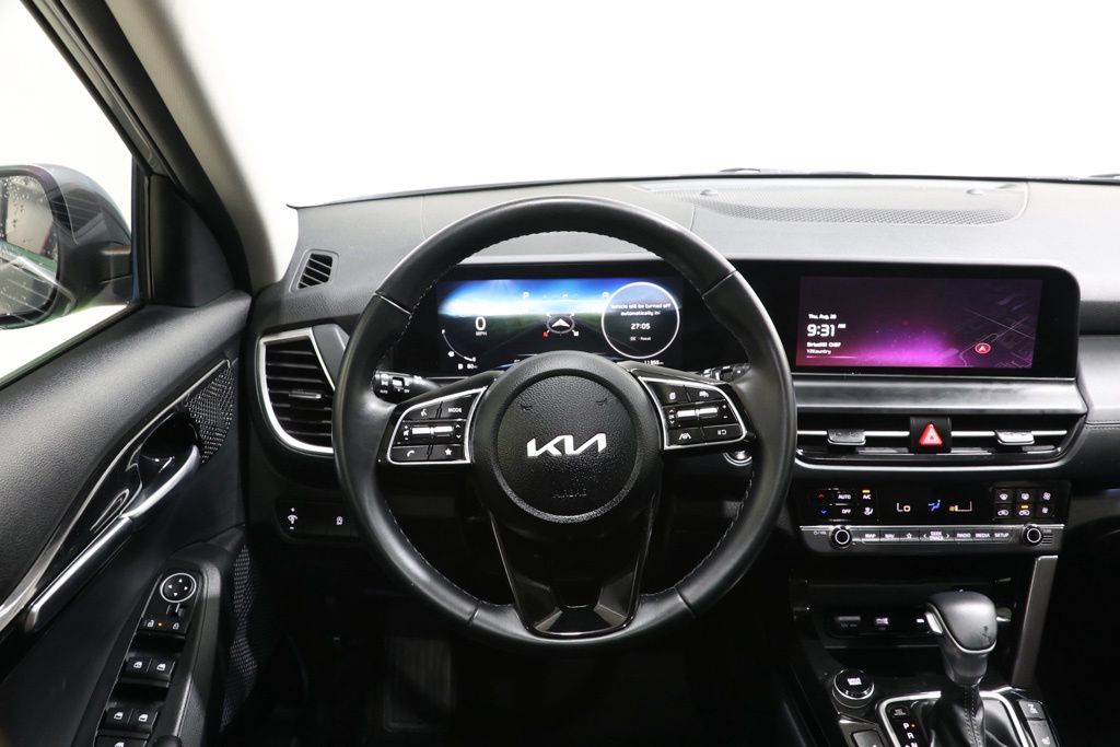 2025 Kia Seltos EX - Photo 14
