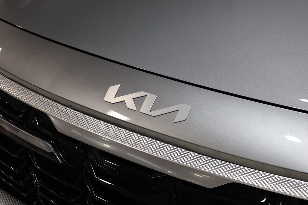 2025 Kia Seltos EX - Photo 12