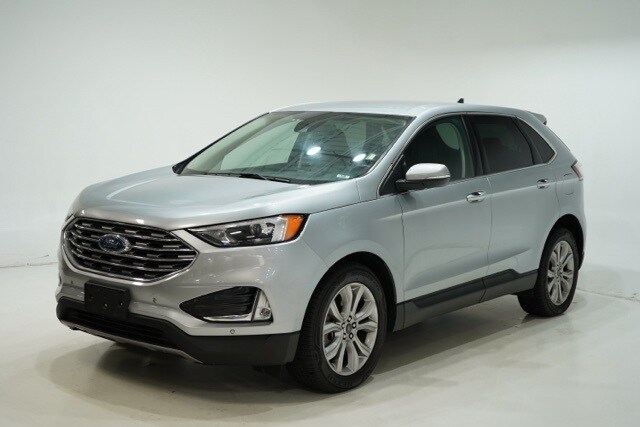 2024 Ford Edge Titanium photo 3