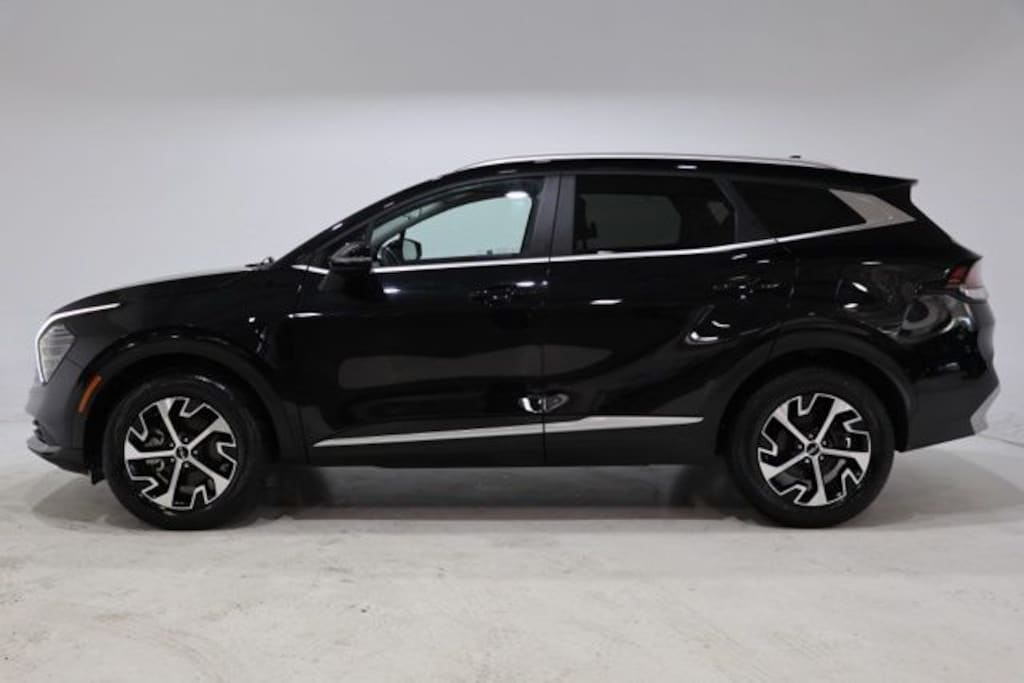 Used 2024 Kia Sportage EX SUV