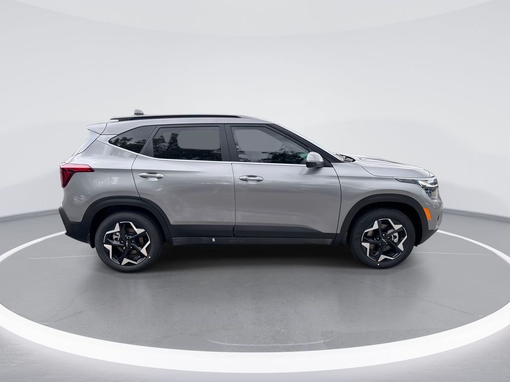 2025 Kia Seltos EX - Photo 8