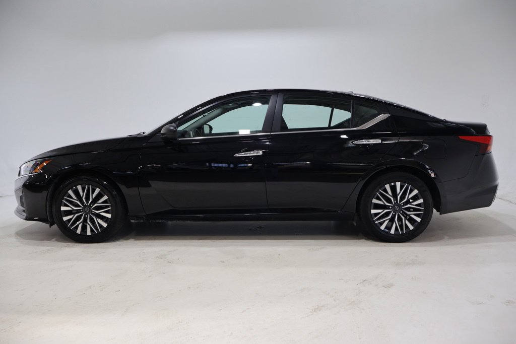 Used 2025 Nissan Altima 2.5 SV Sedan