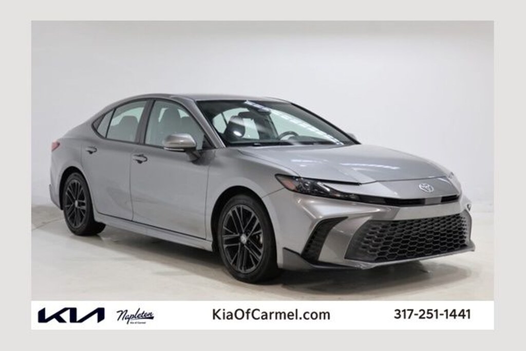 Used 2025 Toyota Camry SE Sedan