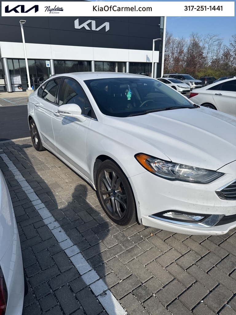 2017 Ford Fusion SE's photo