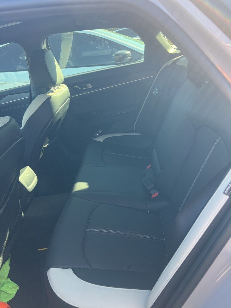2025 Kia K5 GT-Line photo 3