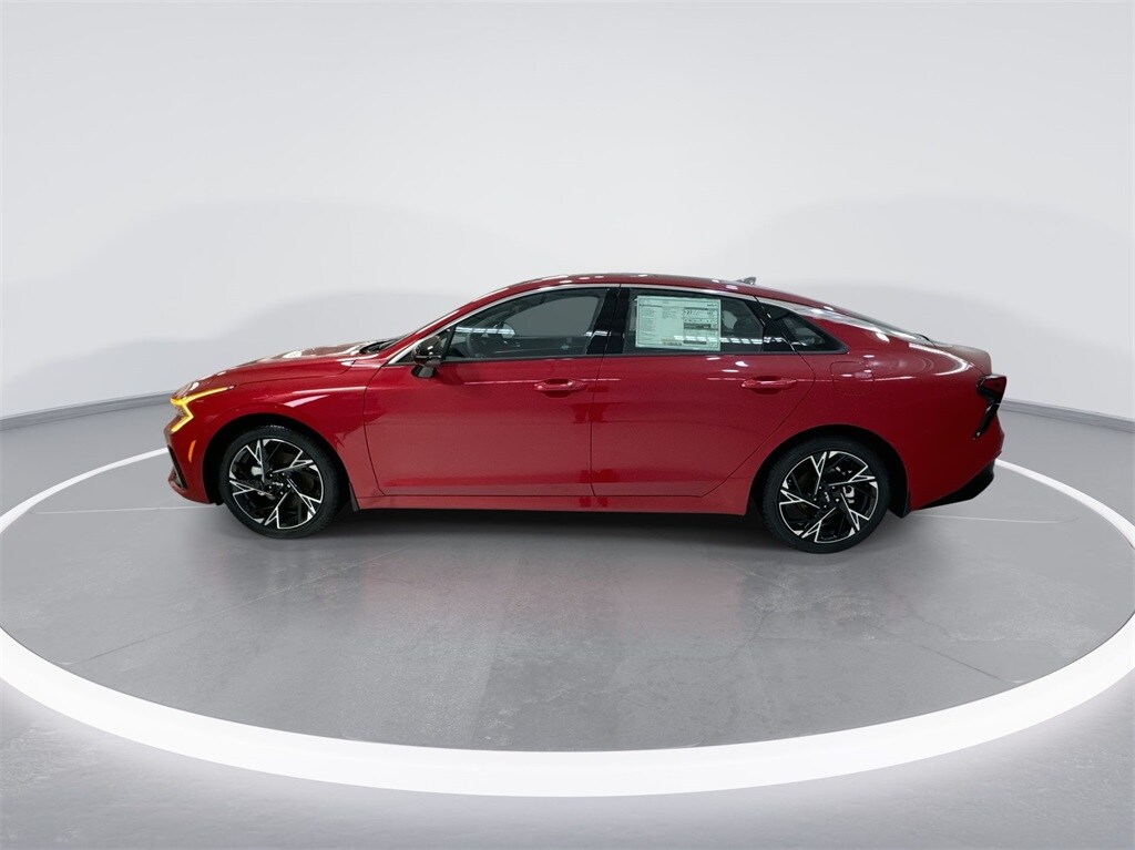 2025 Kia K5 GT-Line photo 4