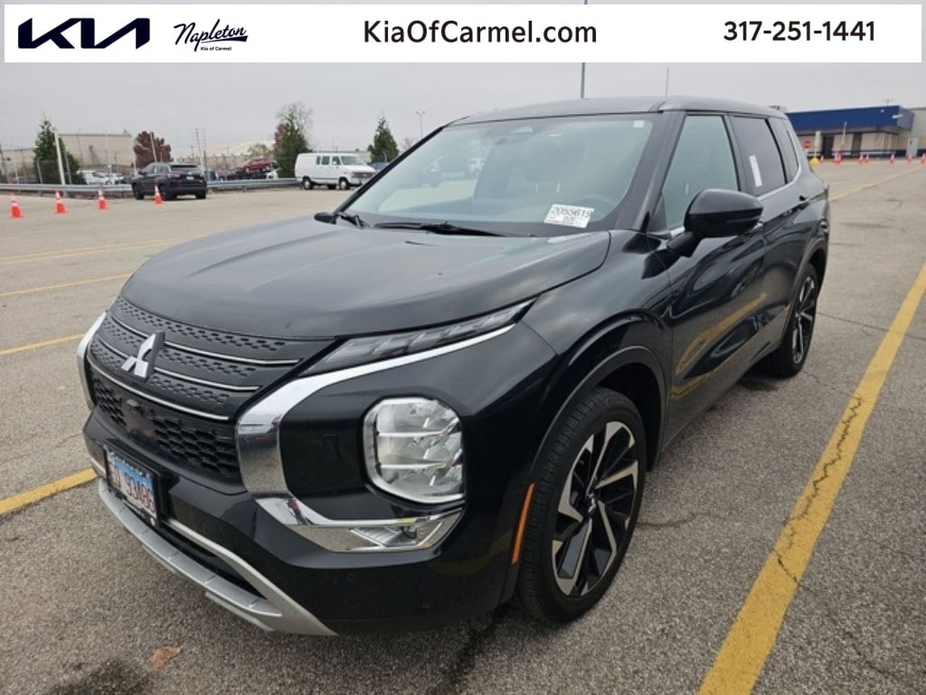 2024 Mitsubishi Outlander SE's photo