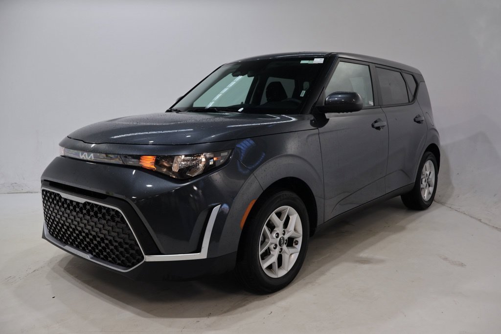 Used 2025 Kia Soul LX Hatchback