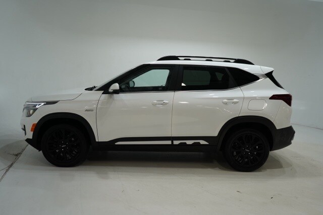 2023 Kia Seltos Nightfall Edition photo 4