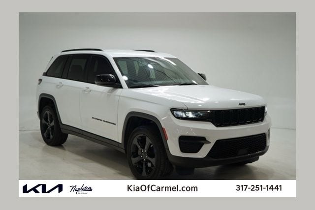 2022 Jeep Grand Cherokee Altitude's photo