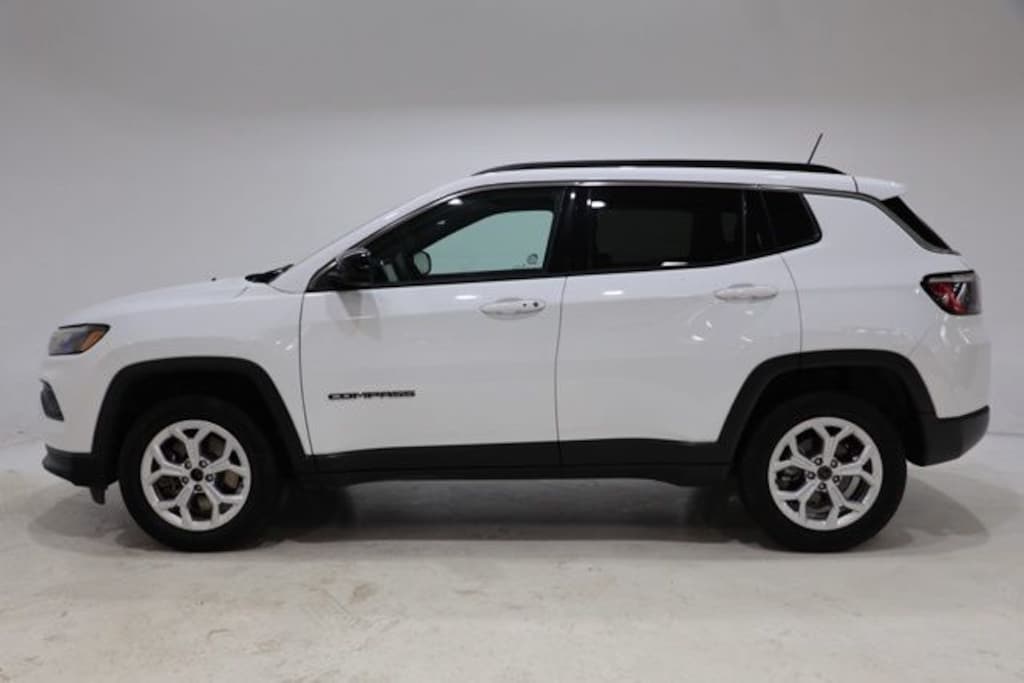 Used 2025 Jeep Compass Latitude SUV