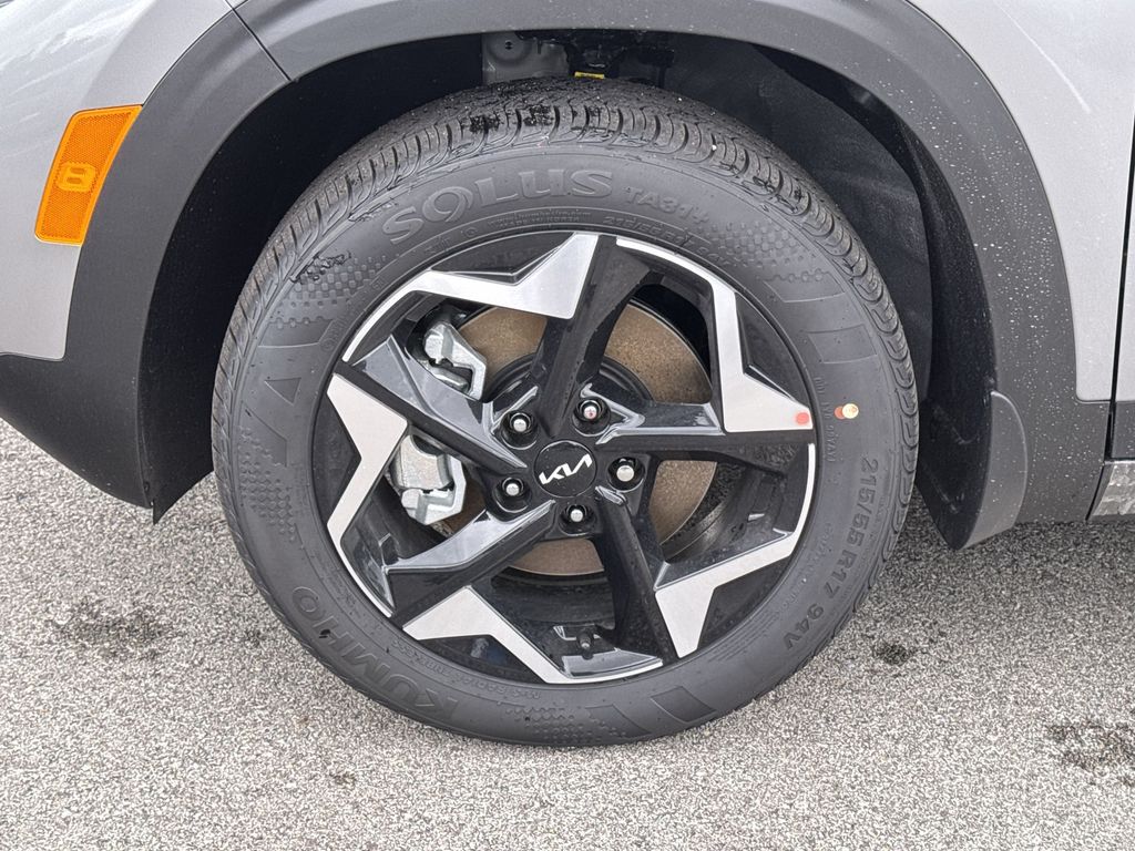 2025 Kia Seltos EX - Photo 11