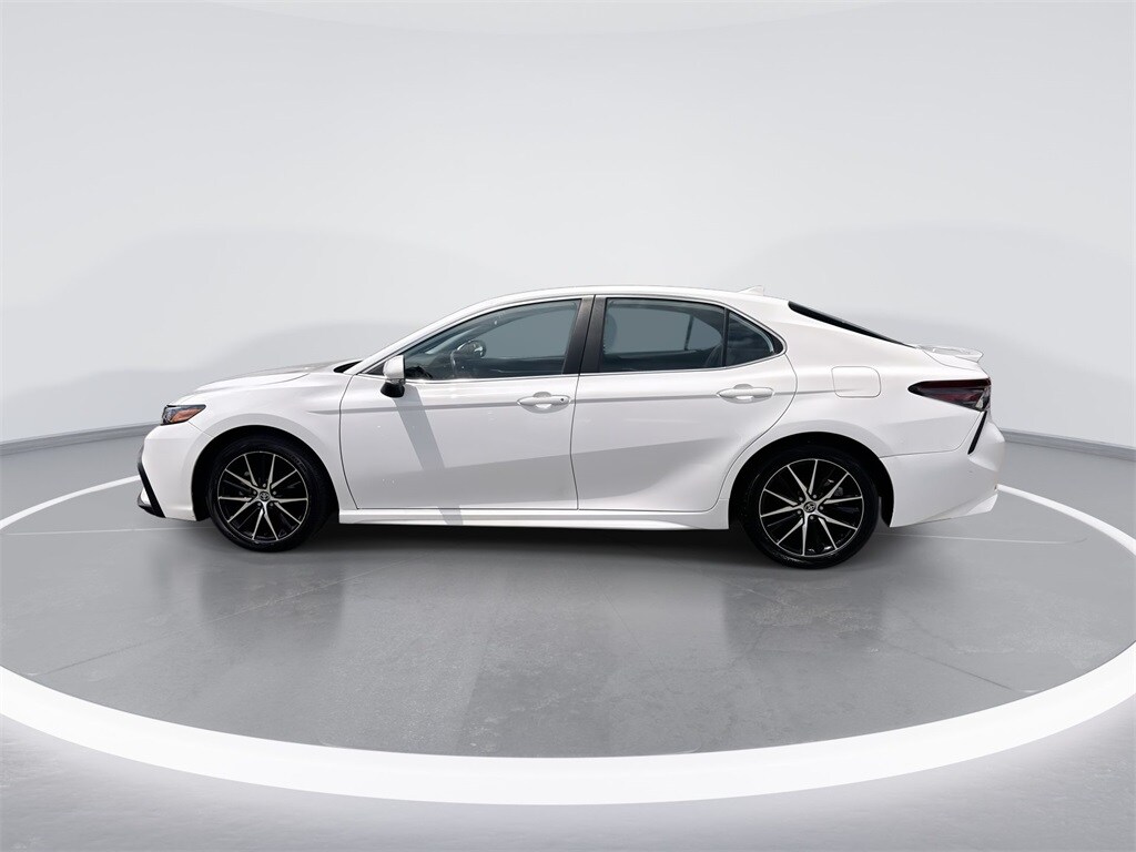 2023 Toyota Camry SE photo 4
