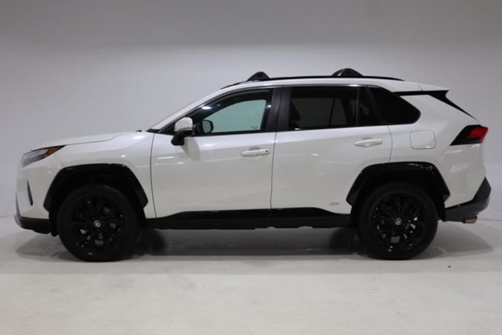 Used 2022 Toyota RAV4 Hybrid SE SUV