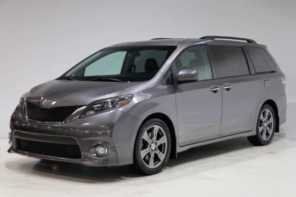 Used 2017 Toyota Sienna SE Premium Minivan/Van