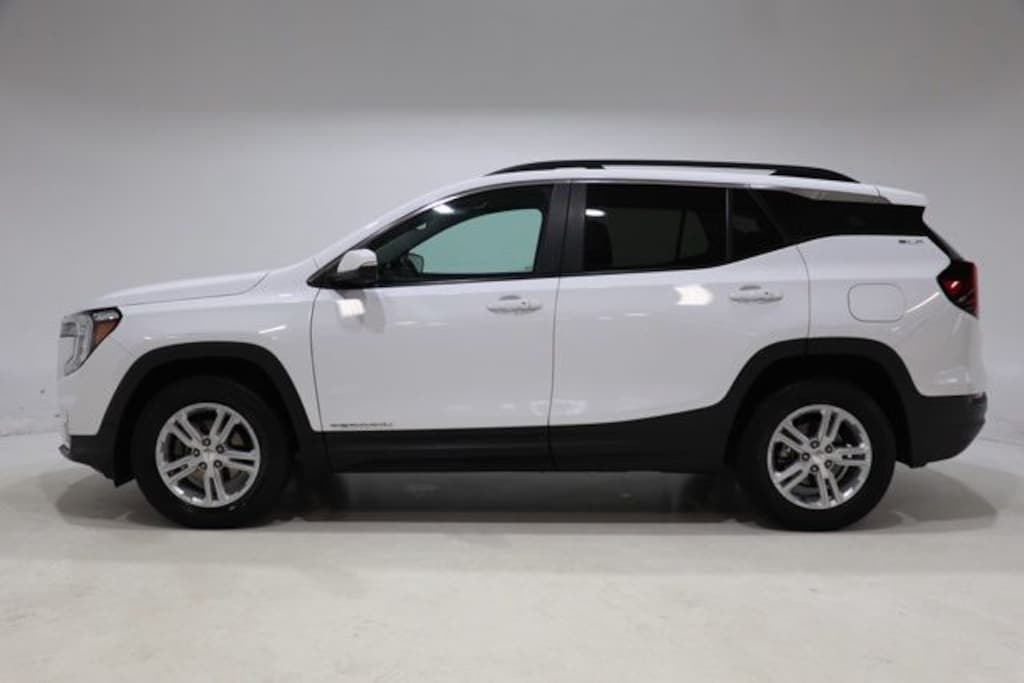 Used 2024 GMC Terrain SLE SUV