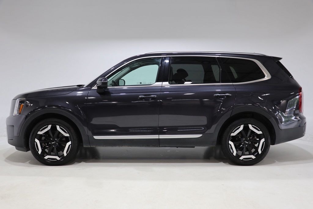 Used 2025 Kia Telluride S SUV