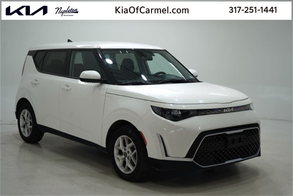 2024 Kia Soul LX's photo