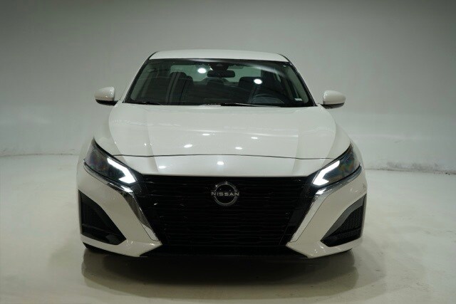 2023 Nissan Altima 2.5 SV photo 2