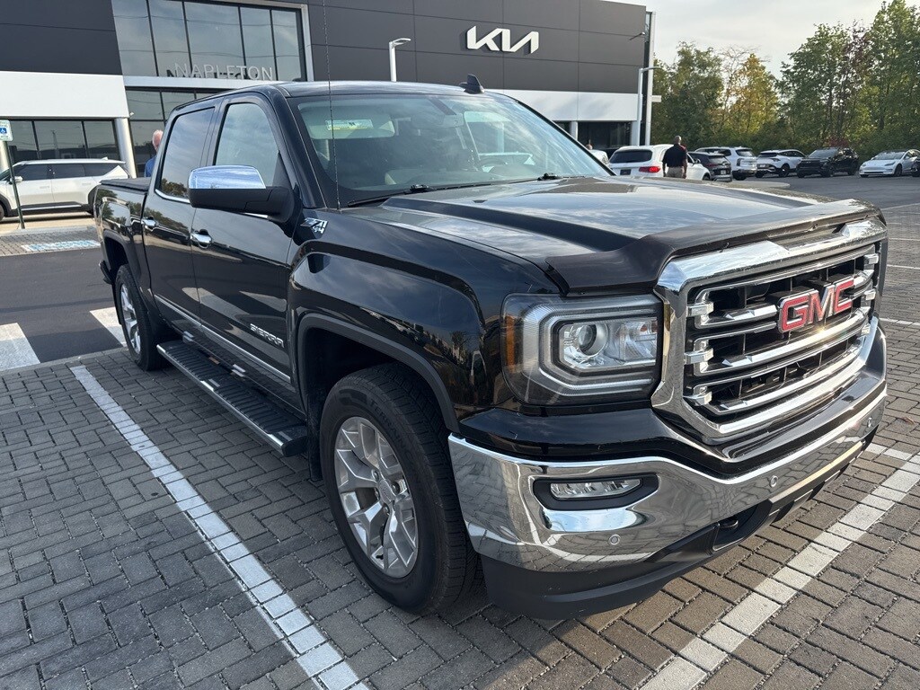 2017 Gmc Sierra 1500 SLT photo 2