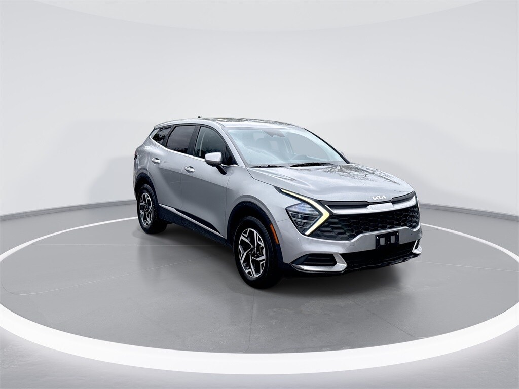 2024 Kia Sportage LX photo 2