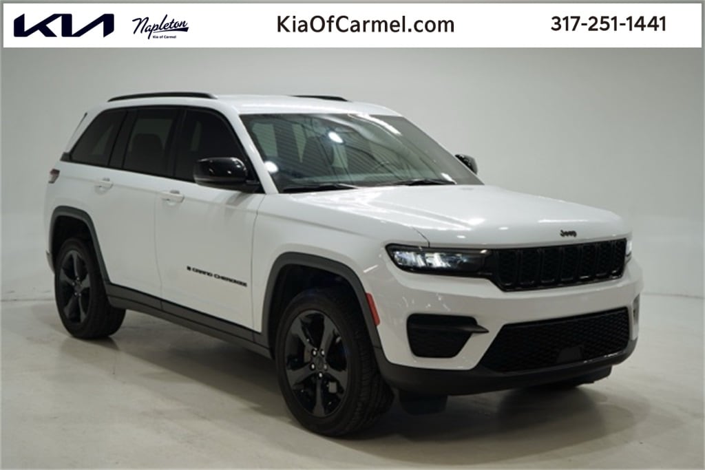 2022 Jeep Grand Cherokee Altitude's photo